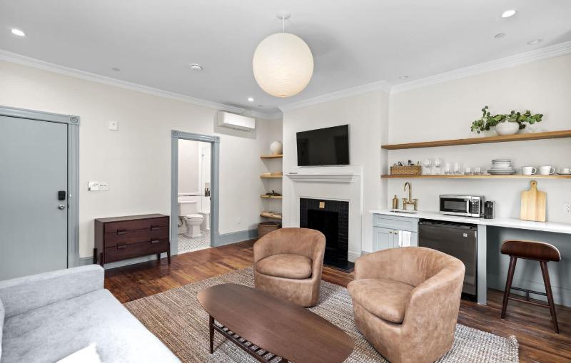 Suite 4A at Maison Dupont a Dupont Circle Inn - image 7
