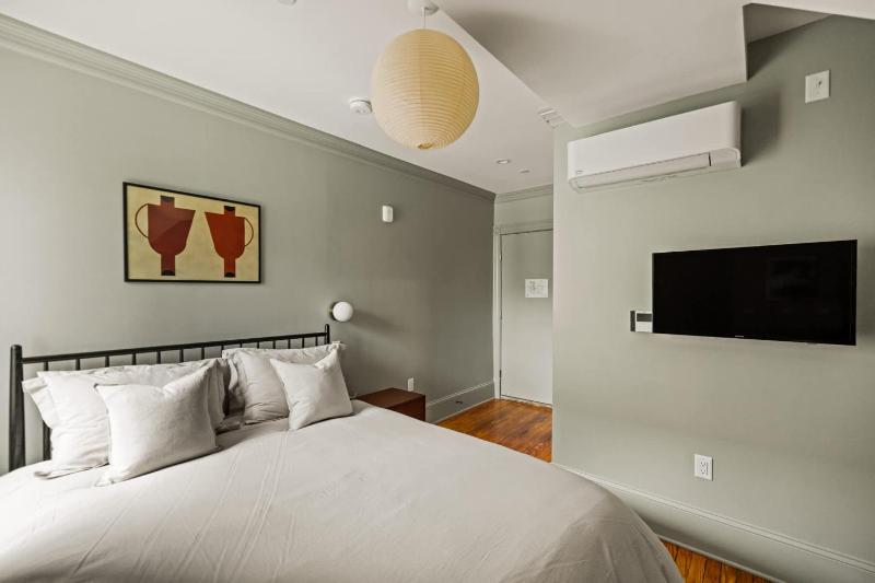 Suite 5B at Maison Dupont a Dupont Circle Inn - image 13