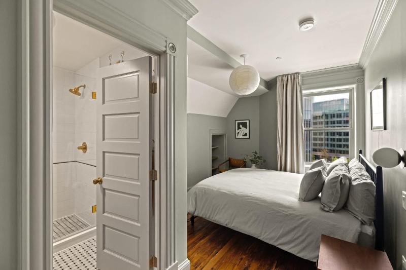 Suite 5B at Maison Dupont a Dupont Circle Inn - image 10