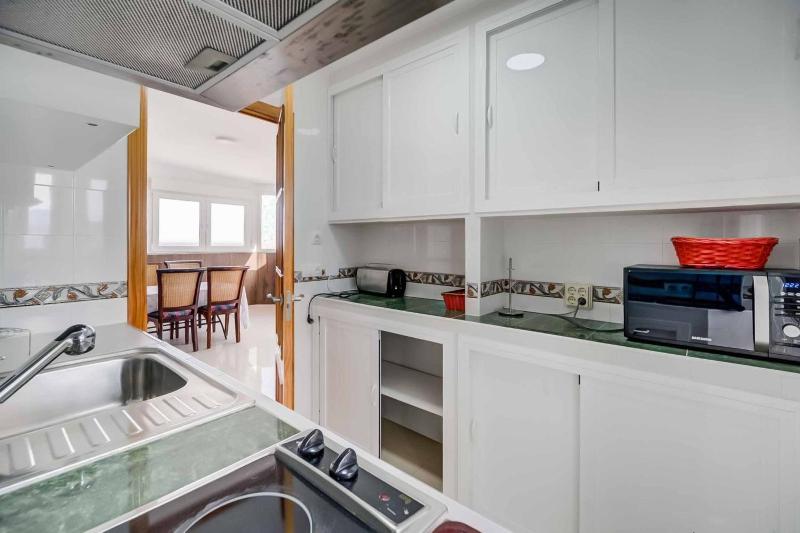 Blue sky view apartment - image 14