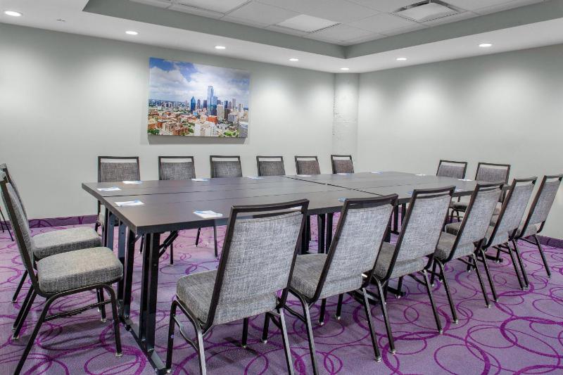 TownePlace Suites by Marriott Dallas Downtown - image 12