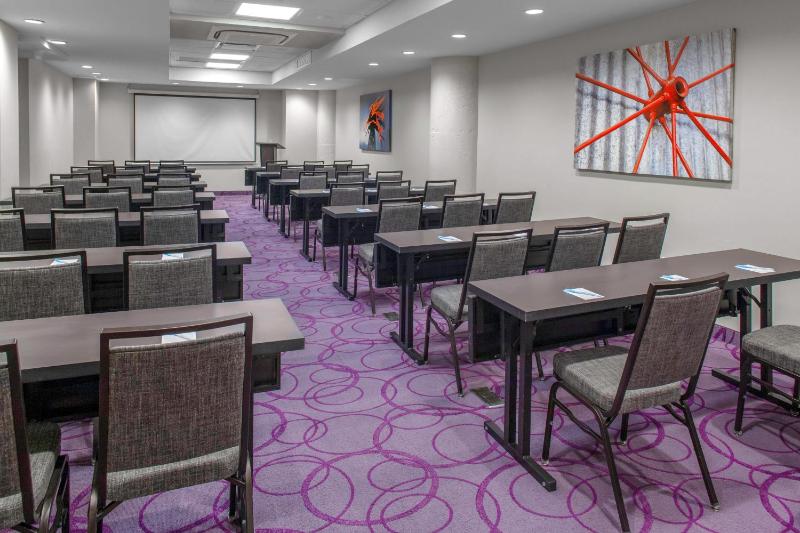 TownePlace Suites by Marriott Dallas Downtown - image 42