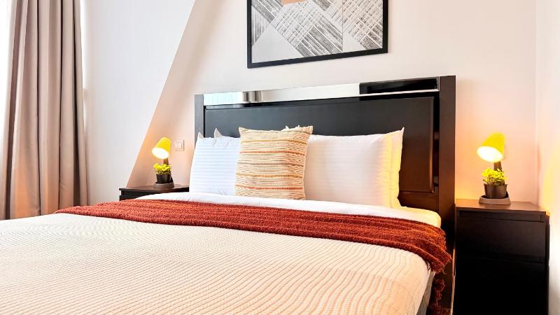 The Central Nest - 1BR Steps from Athenaeum - image 5