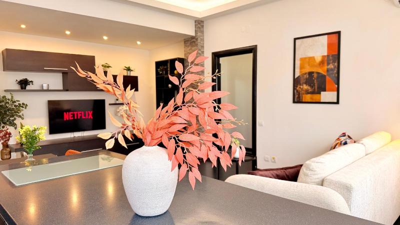 The Central Nest - 1BR Steps from Athenaeum - image 15