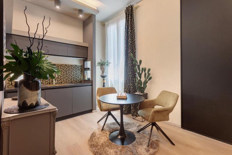 Archs Apartment - image 8