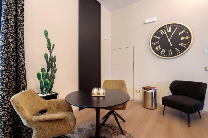Archs Apartment - image 33