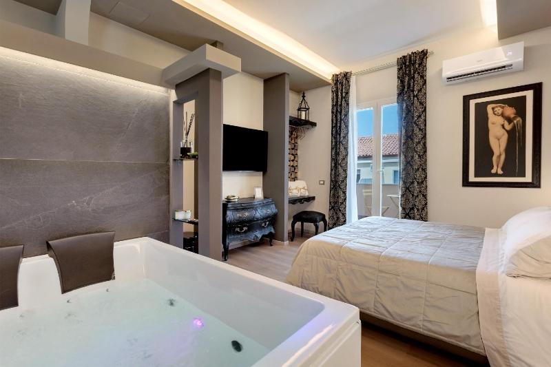 Archs Apartment - image 43
