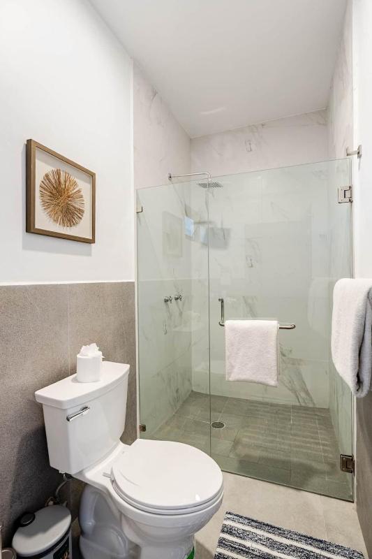 New Listing • Prime Location • Cozy & Modern - image 6