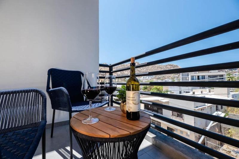 New Listing • Prime Location • Cozy & Modern - image 7