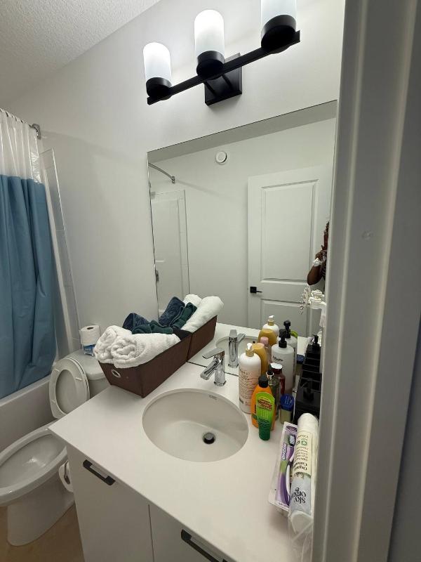 Kingsway-Downtown Luxury Retreat - image 11