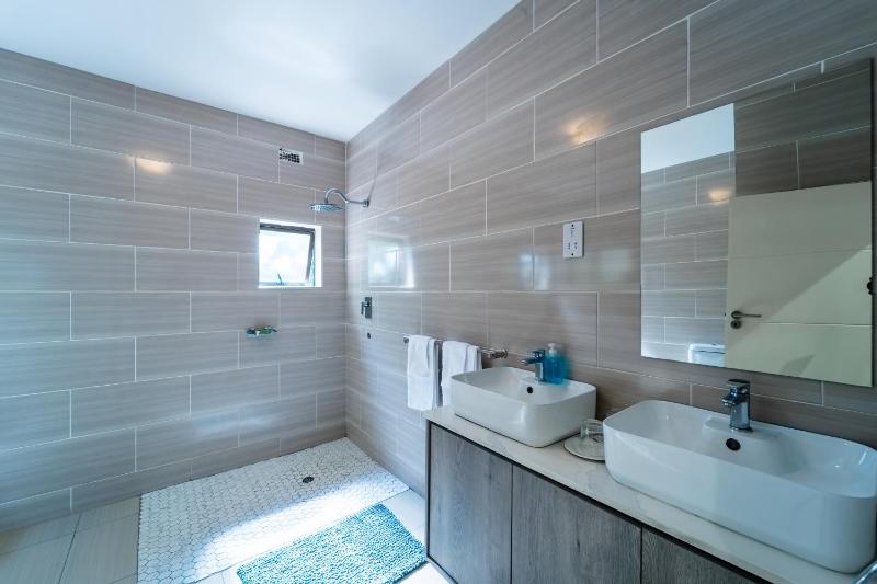 Cosmo Guest House - image 6