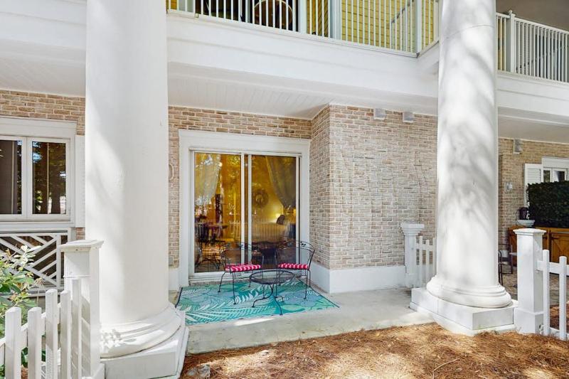 Pleasant studio at The Baytowne Wharf with shared pool hot tub shopping & events - image 11