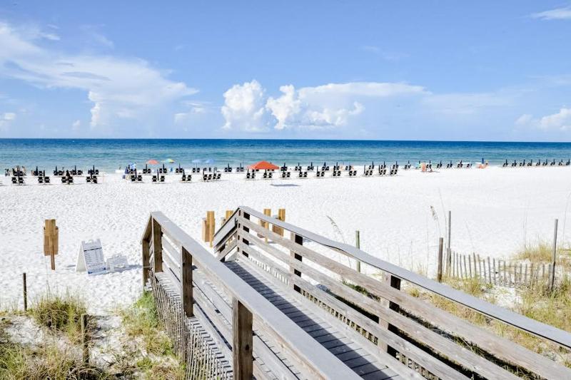 Pleasant studio at The Baytowne Wharf with shared pool hot tub shopping & events - image 28