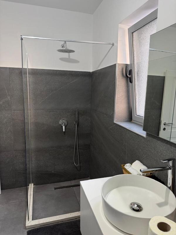 NANU City Center Apartment Berat - image 9