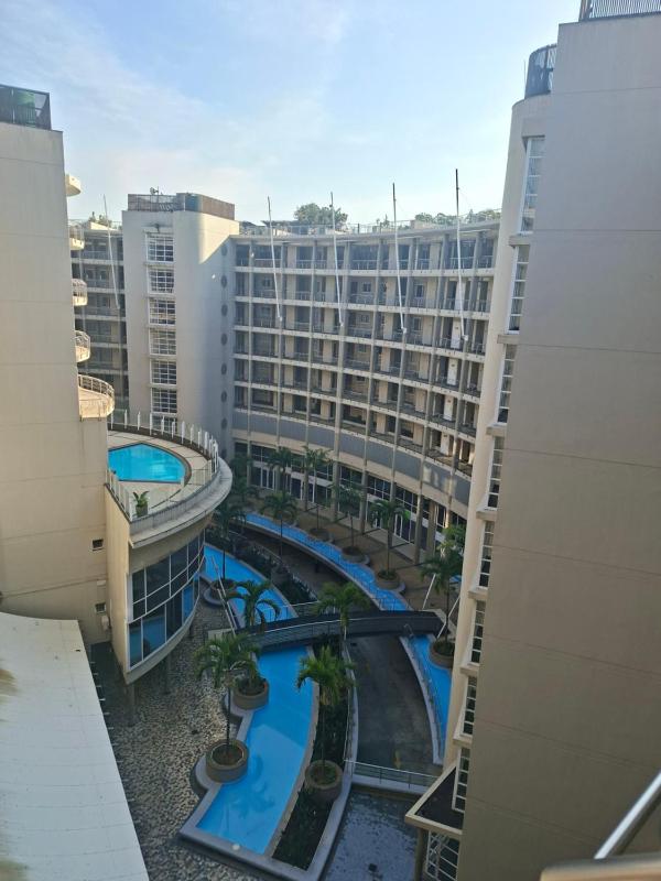 Waterfront and habour with pool - image 10