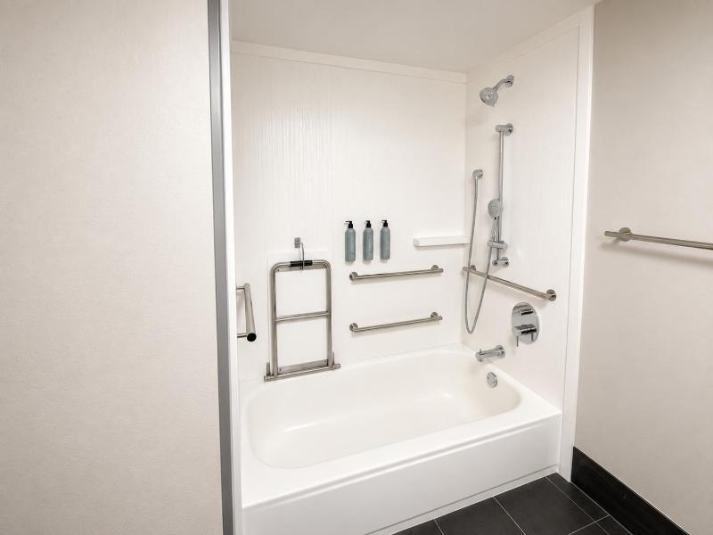Courtyard by Marriott Houston Hobby Airport - image 39