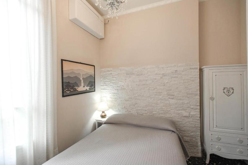 Double Room with Small Double Bed image 4