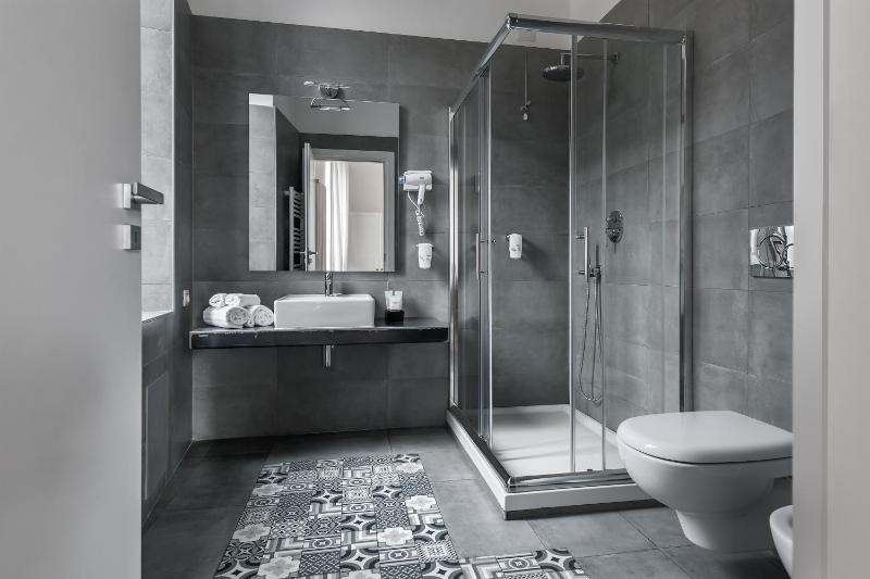 Superior Double Room image 3