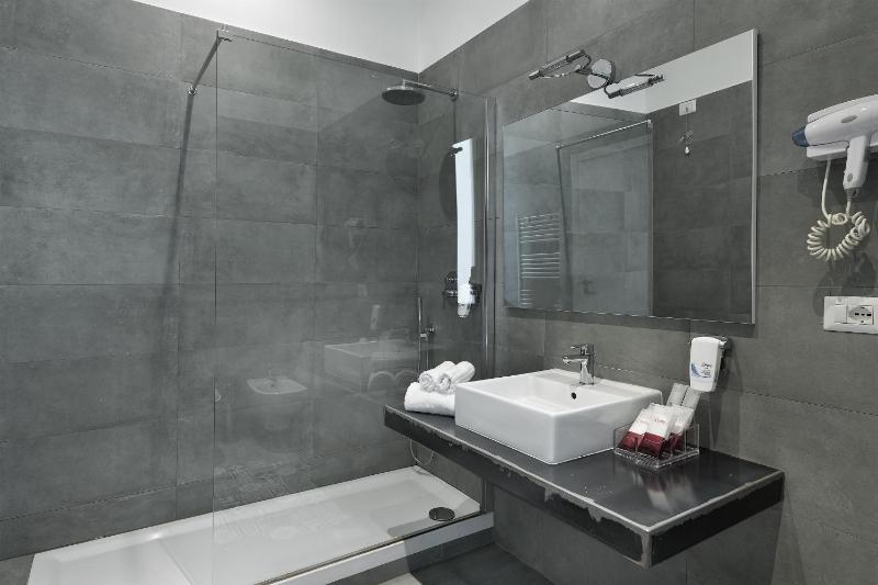 Superior Double Room image 4