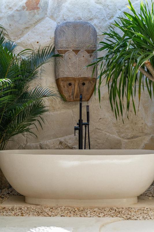 Philou - 6BR Chic Villa With 3 Pools Walk to the Beach! - image 9