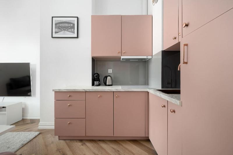 Stylish Apartment with a Desk and 2 Bedrooms in Wrocław by Noclegi Renters - image 8