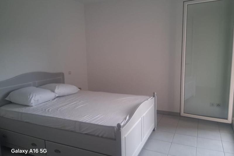 Charming apartment with balcony in Avignon - image 8