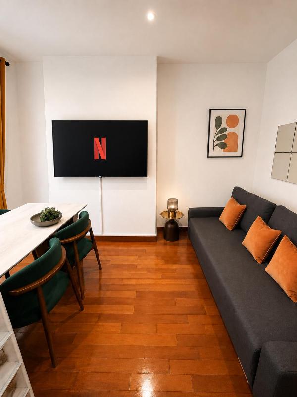 1BR Flat with Mezzanine Near Eiffel Tower & Metro - image 13