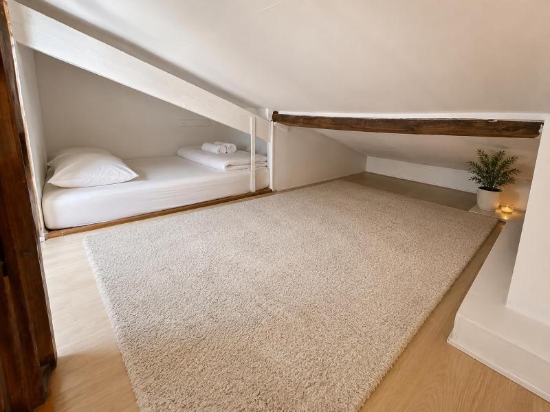 1BR Flat with Mezzanine Near Eiffel Tower & Metro - image 6