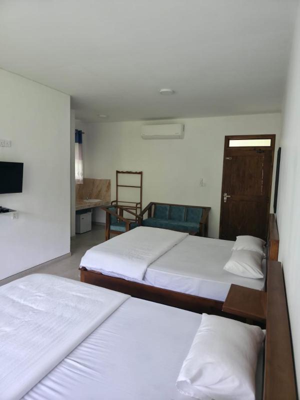 HILL SIDE RESORT - Ella - image 26
