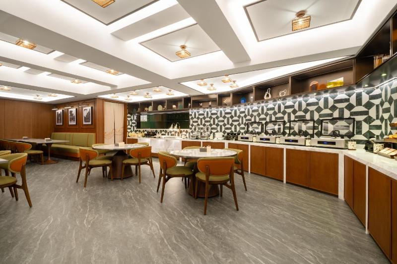 Huapeng International Hotel Guangzhou Train Station Wanda Plaza - image 10