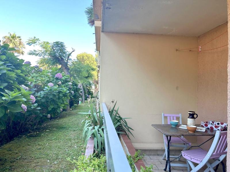 Appartement T2 avec Parking Proche Plage et Commerces - Bormes-les-Mimosas - FR-1-251-519 - image 16