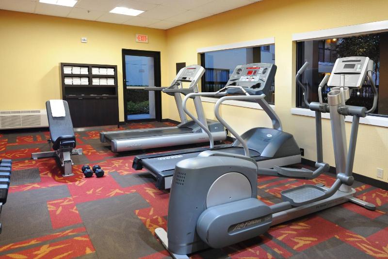 Courtyard by Marriott Houston Hobby Airport - image 30