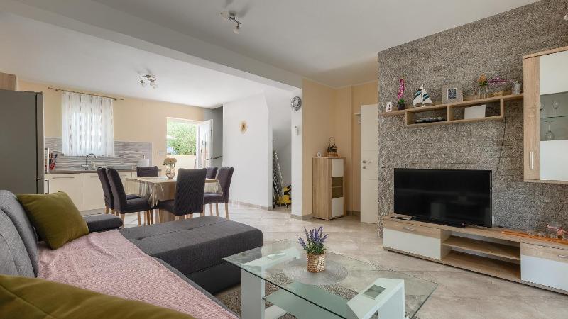 Villa Skarec 2 by Villas Guide - image 12