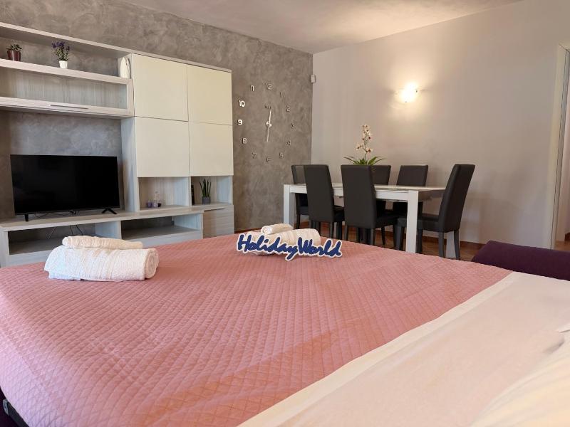 Golden Sunset Villa by Holiday World - image 16