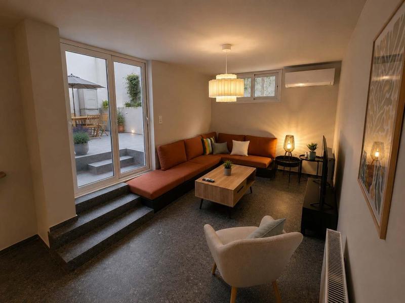Boutique 2Bd Oasis in Lycabettus with Garden Patio - image 11