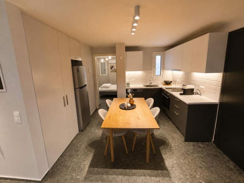 Boutique 2Bd Oasis in Lycabettus with Garden Patio - image 8