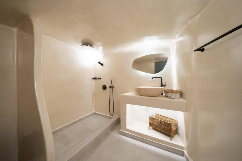 Splendid Santorini Suite Suite With Sea View And Hottub - image 28
