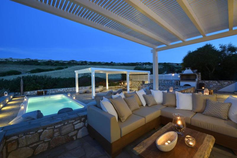Executive Paros Villa 4 Bedrooms Villa Almyrikia Sunset Stunning Sea View - image 32