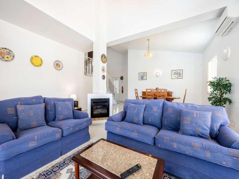 Spacious Carvoeiro Villa Casa Jemb 3 Bedrooms Great Pool Area - image 12