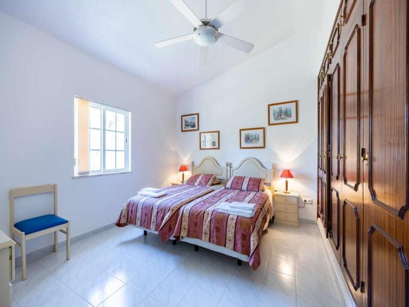 Spacious Carvoeiro Villa Casa Jemb 3 Bedrooms Great Pool Area - image 20