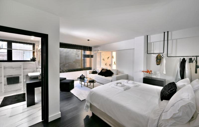 Stunning Athens Suite Psyrri Junior Suite Historic Centre - image 9