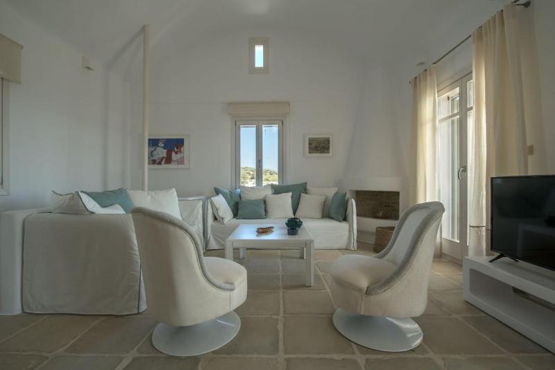 Luxury Paros Villa Villa Akaste Beautiful & Serene Glisidia - image 10