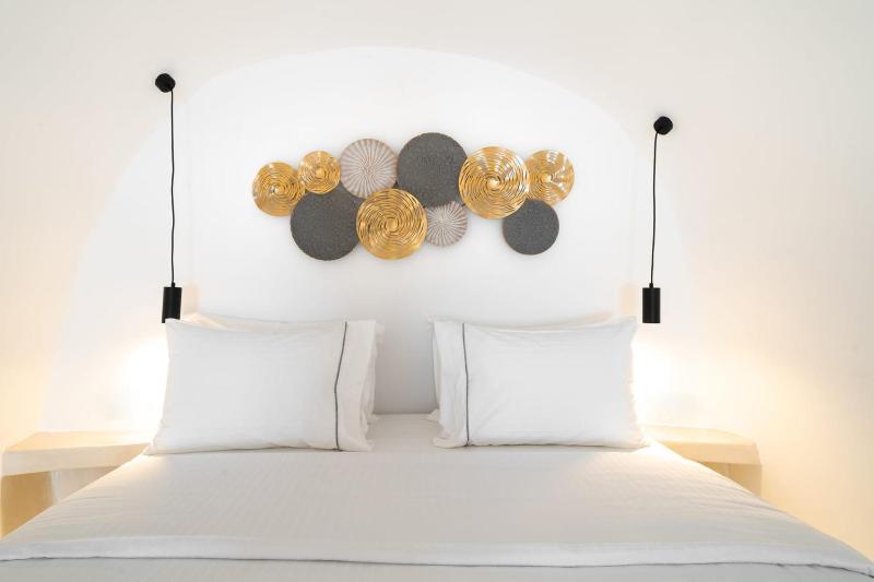 Magnificent Santorini Suite Luxury Suite With Sea View And Hot - image 26