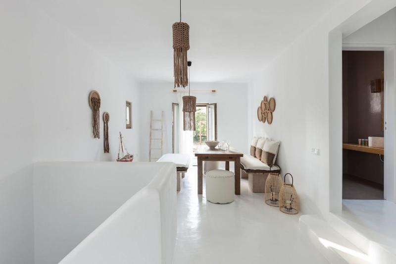 Executive Paros Villa Villa Avra 3 Bedrooms Sea View & Outdoor Jacuzzi - image 27