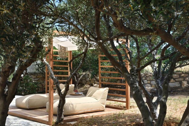 Executive Paros Villa Villa Avra 3 Bedrooms Sea View & Outdoor Jacuzzi - image 3