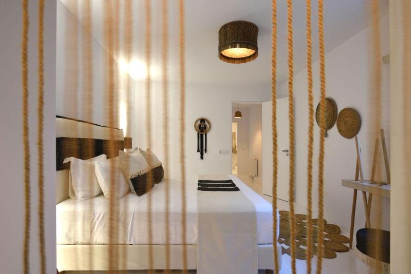 Executive Paros Villa Villa Avra 3 Bedrooms Sea View & Outdoor Jacuzzi - image 39