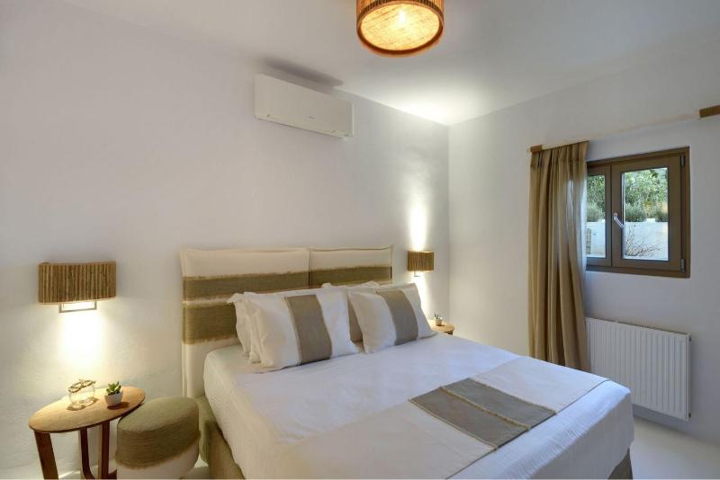 Executive Paros Villa Villa Avra 3 Bedrooms Sea View & Outdoor Jacuzzi - image 22