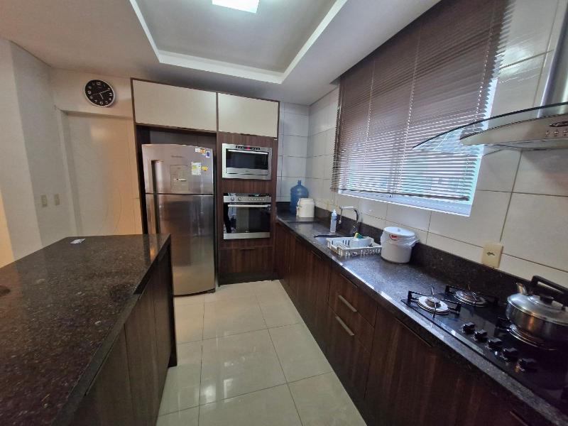 Apartment with 3 suites 200 meters from the sea! - image 15
