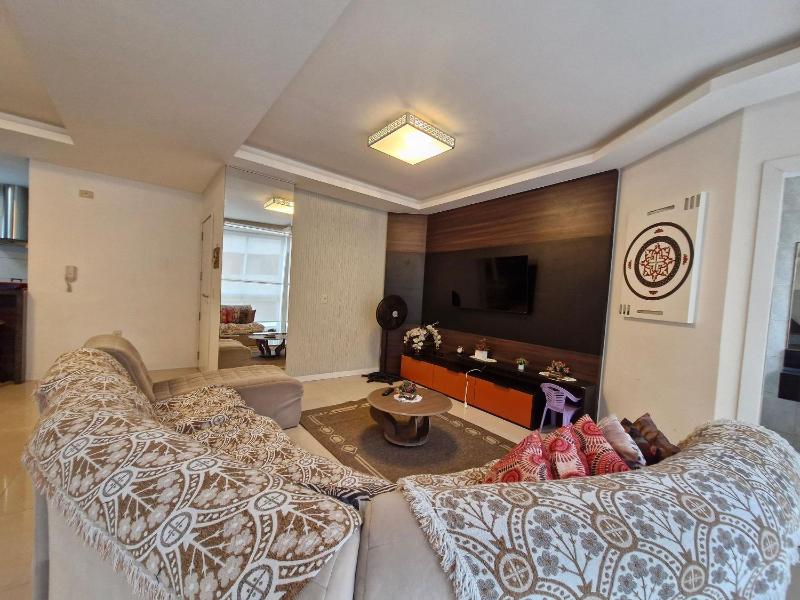 Apartment with 3 suites 200 meters from the sea! - image 10