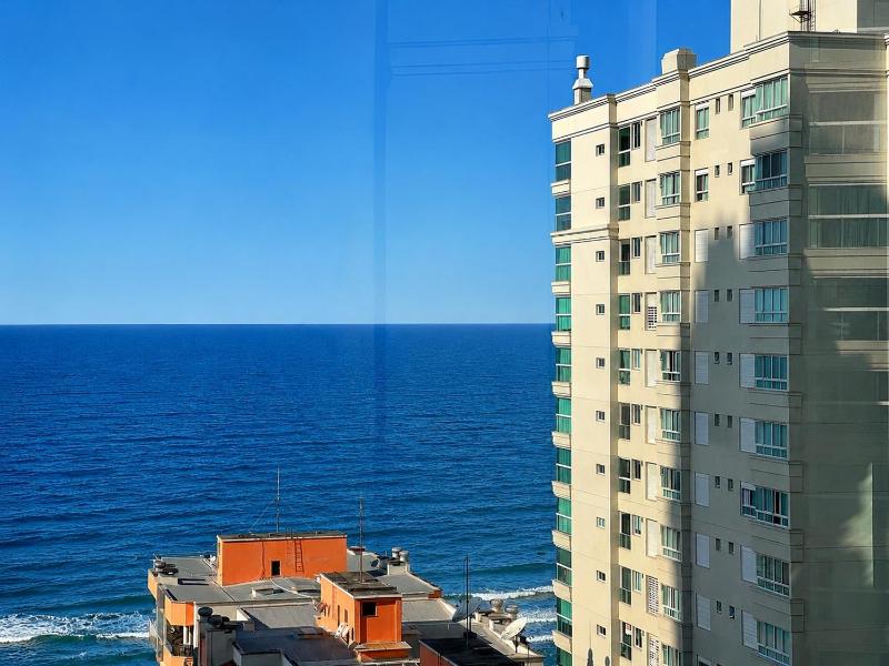 Las Vegas Building 100 meters from the beach! - image 25